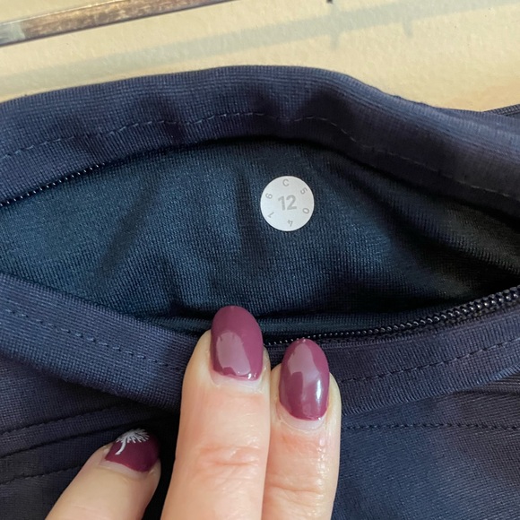 Sz 12 Lululemon Navy Mid weight pants. - Picture 3 of 7